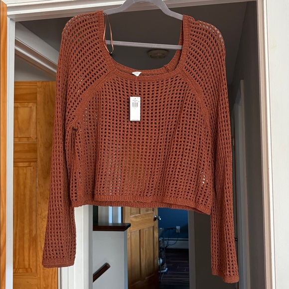 Old Navy Knit Cropped Sweater - Picture 1 of 5